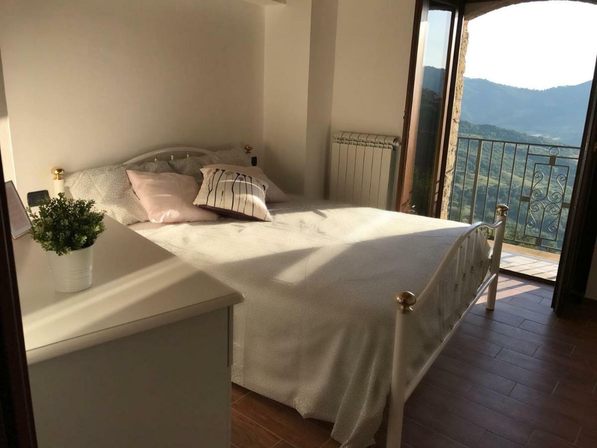 La Pietra Gialla Pietrapertosa Bagian luar foto